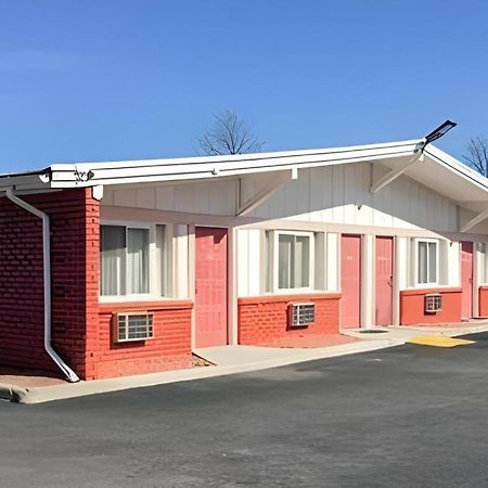 Travelodge By Wyndham Bay Shore Long Island Exteriér fotografie