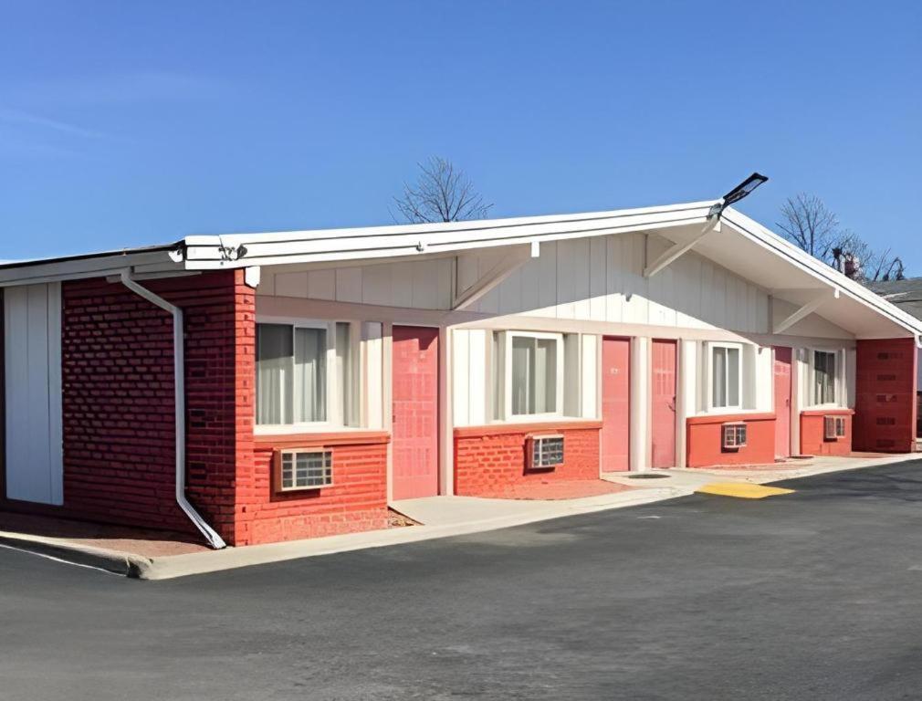 Travelodge By Wyndham Bay Shore Long Island Exteriér fotografie