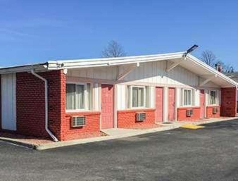 Travelodge By Wyndham Bay Shore Long Island Exteriér fotografie