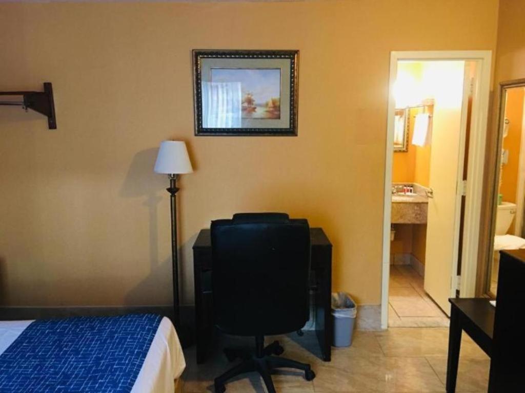 Travelodge By Wyndham Bay Shore Long Island Exteriér fotografie